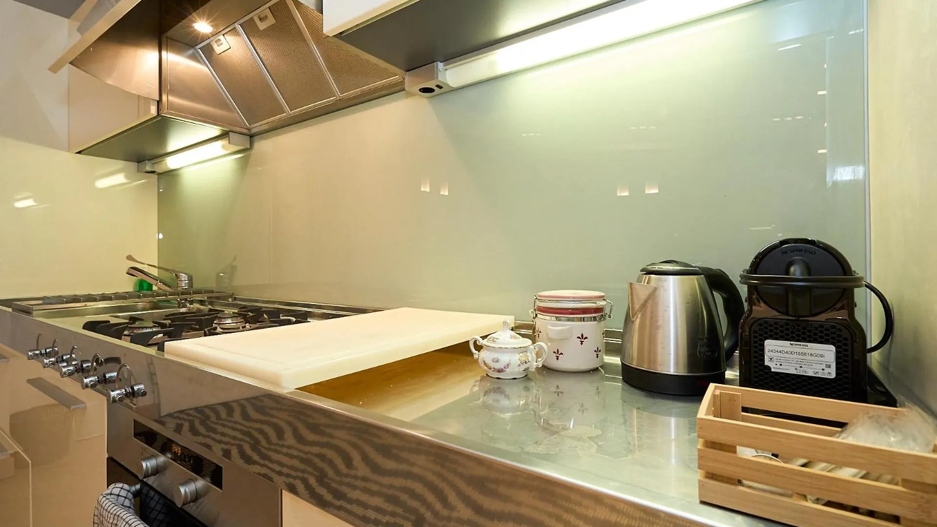 Luxury House - 2 Minutes Walk From Central Station Milán Apartamento