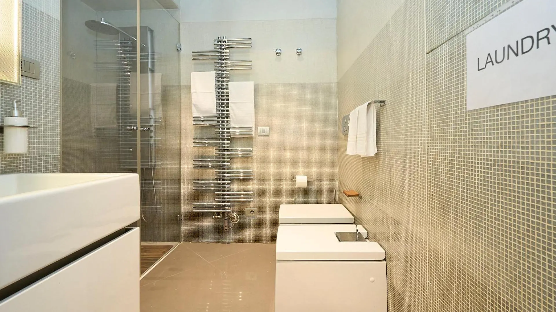 Luxury House - 2 Minutes Walk From Central Station Milán Apartamento